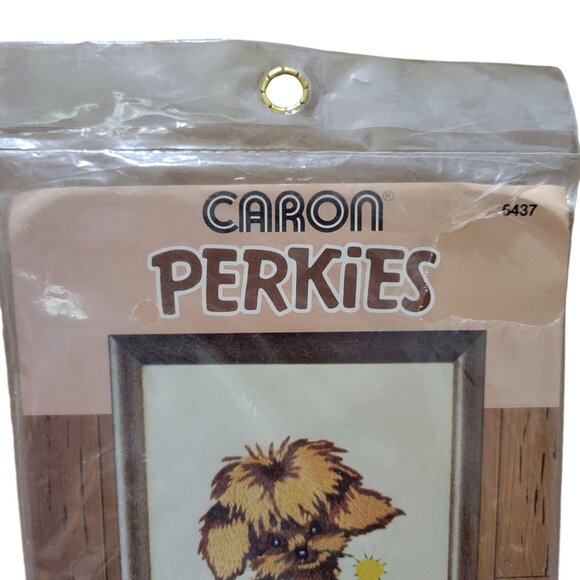 Caron Perkies Playful Puppy Crewel Kit 5"x7" 1980's Vintage Needlepoint DIY Craf - Picture 2 of 8